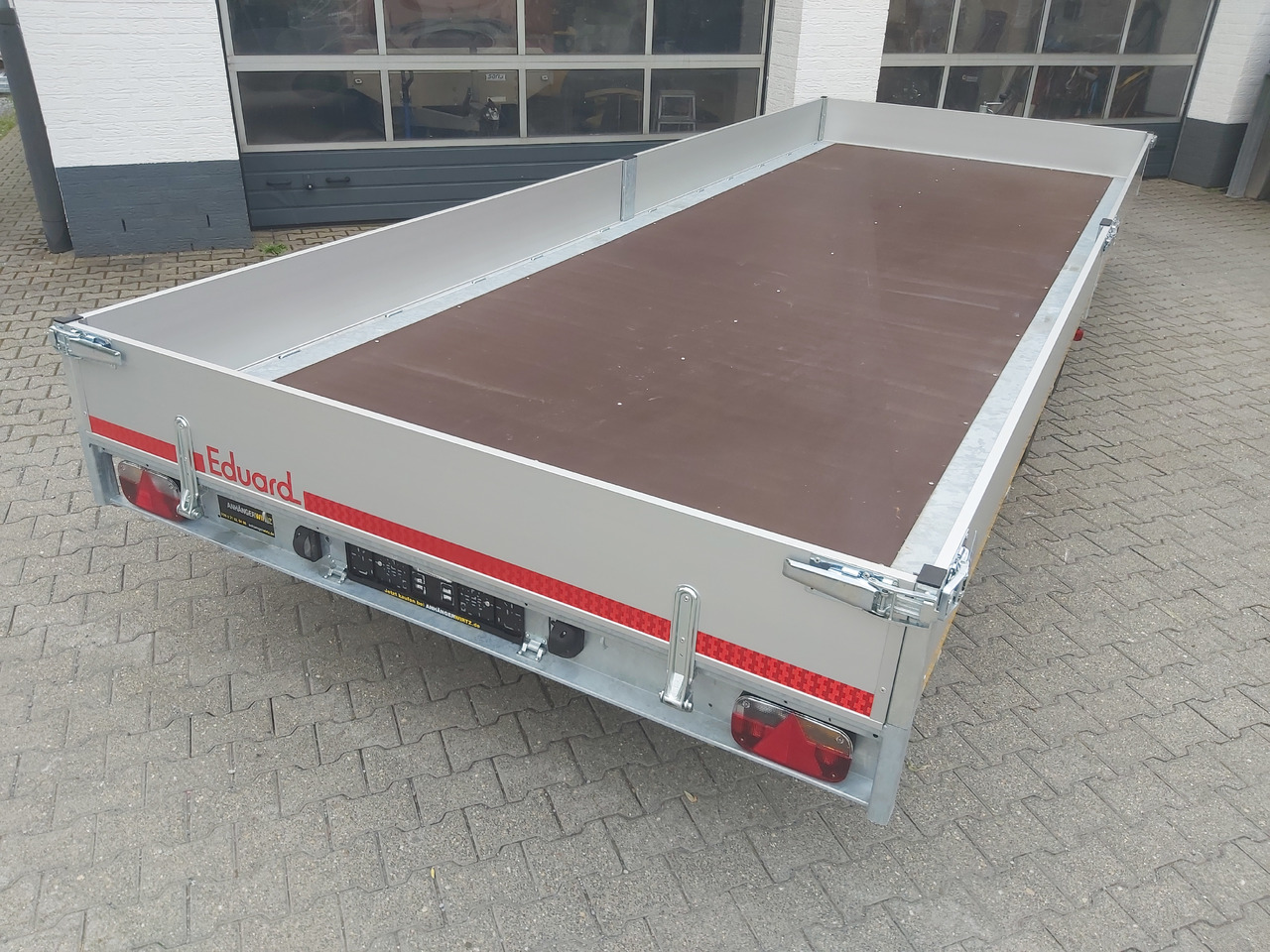 Hochlader 556x200x30cm 13" niedrig Fahrwerk 3500kg Abverkauf Aktion - Trailer flatbed: gambar 5 Hochlader 556x200x30cm 13" niedrig Fahrwerk 3500kg Abverkauf Aktion - Trailer flatbed: gambar 5