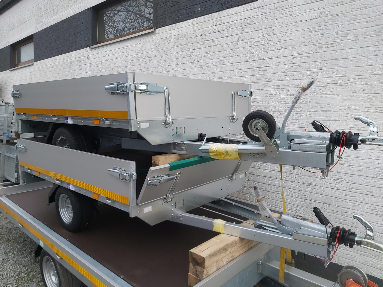 Hochlader light 2014 GE 200x145x30cm niedrig Fahrwerk 10" (XS) 750kg gebremst - Trailer mobil: gambar 1 Hochlader light 2014 GE 200x145x30cm niedrig Fahrwerk 10" (XS) 750kg gebremst - Trailer mobil: gambar 1