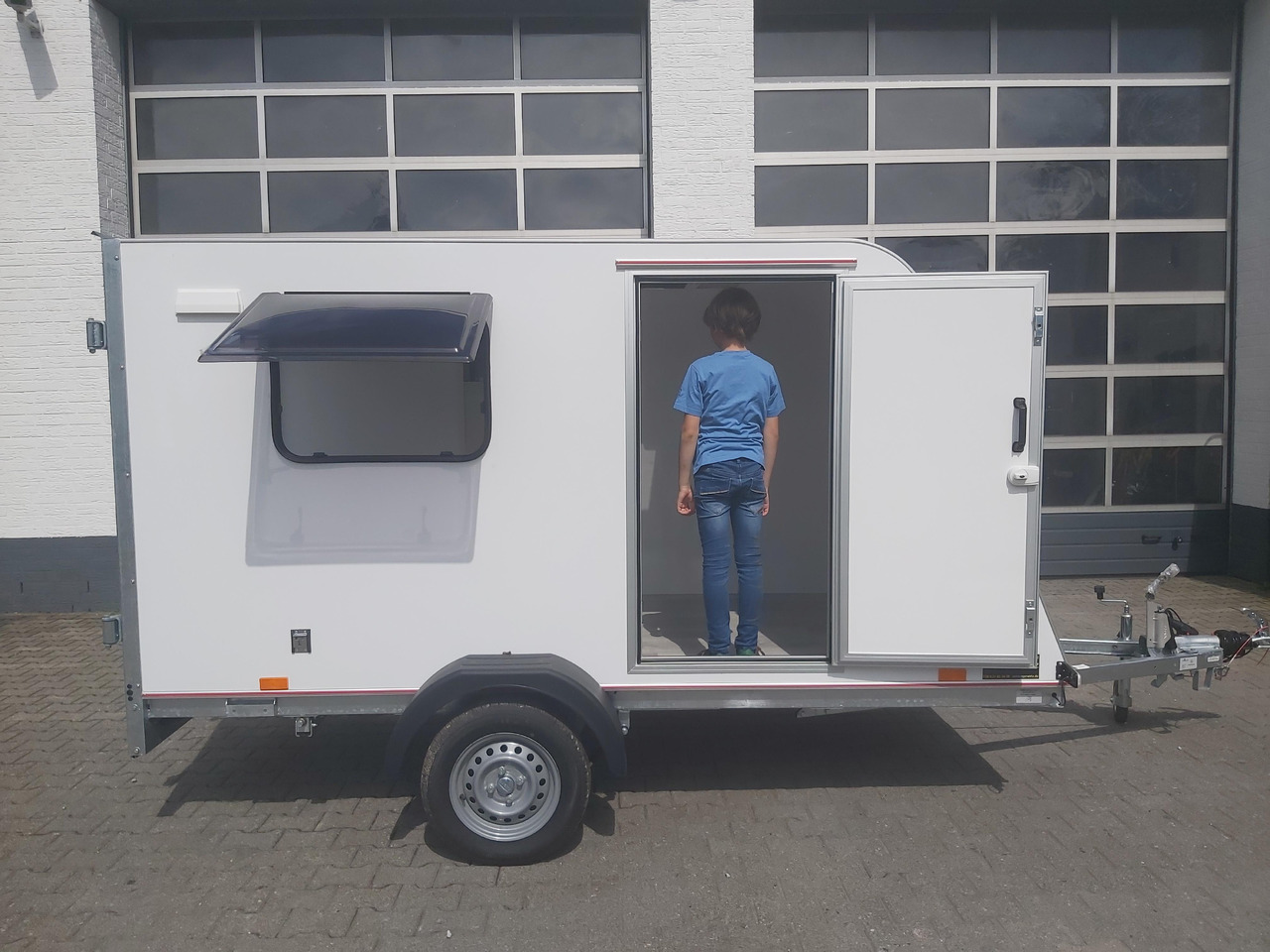 Karavan Kargo Camp TFS S Midi 320x150x150cm aero Seitentür Fenster Strom 230V (S) 750kg gebremst Modell 22: gambar 11