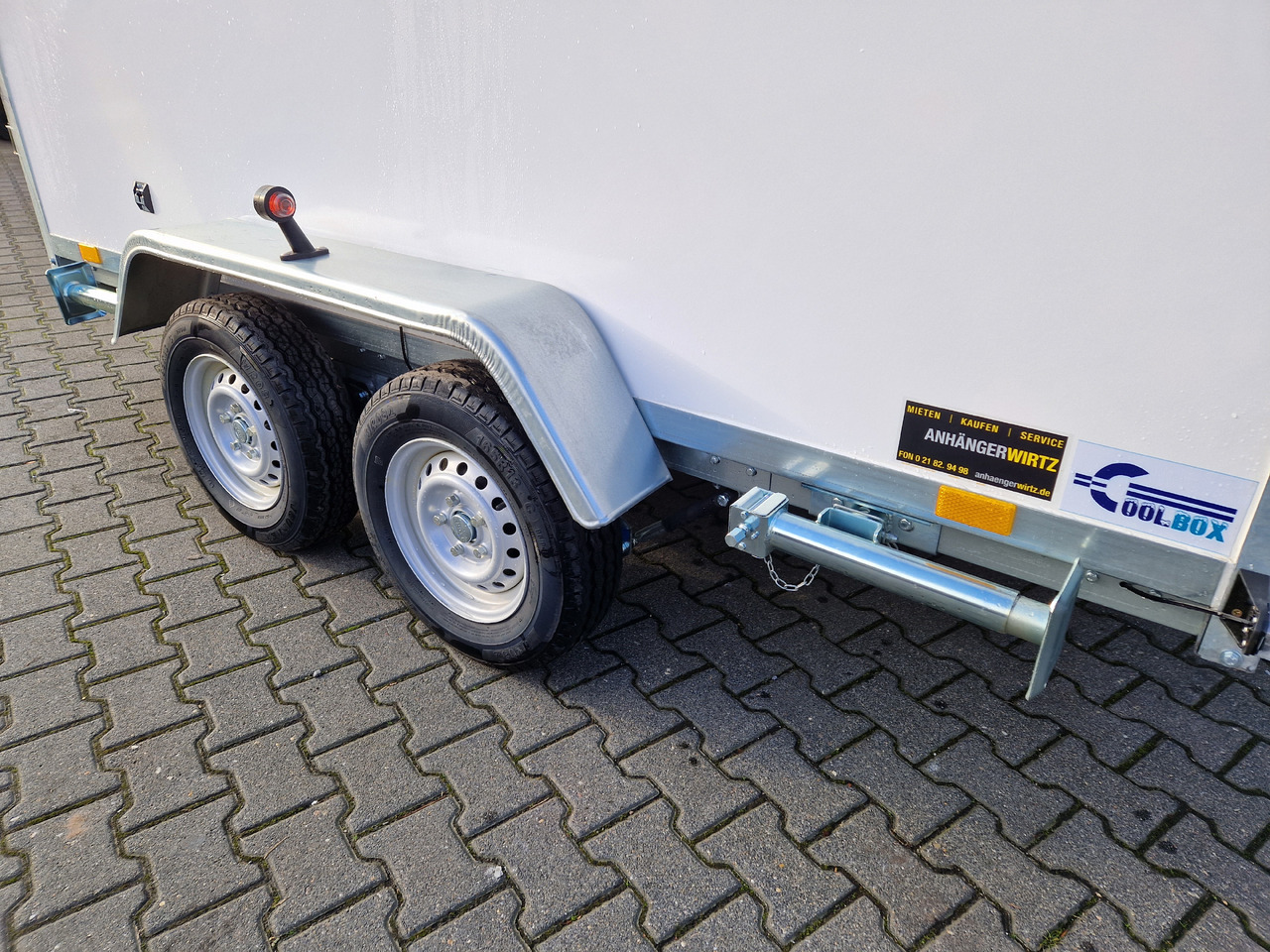 Trailer berpendingin Kargo CoolBoxx FK2030HT 296x162x200cm 230V Govi Kühlung Stützen 2000kg 100km/H Abverkauf: gambar 10
