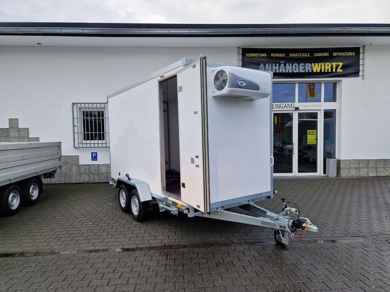 Kargo CoolBoxx FK2736HT 355x162x198cm Seitentür 230V +Kühler Govi Arktik 2000 100km/H 2700kg - Trailer berpendingin: gambar 1 Kargo CoolBoxx FK2736HT 355x162x198cm Seitentür 230V +Kühler Govi Arktik 2000 100km/H 2700kg - Trailer berpendingin: gambar 1