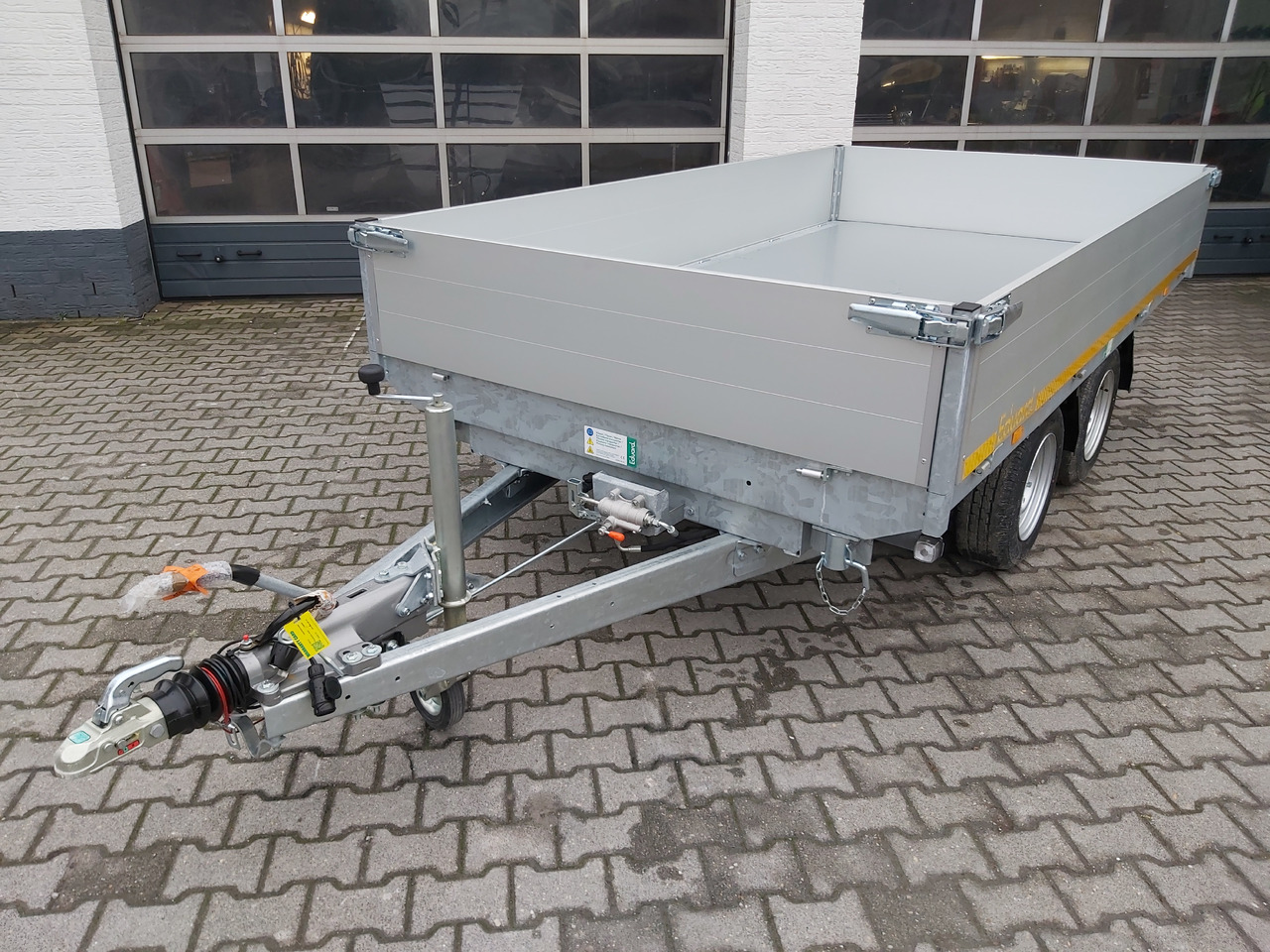 Kipper 330x180x40cm Elektrisch+Notpumpe Profi Rahmen+ (L) 3500kg Abverkauf 2te Wahl - Trailer jungkit: gambar 2 Kipper 330x180x40cm Elektrisch+Notpumpe Profi Rahmen+ (L) 3500kg Abverkauf 2te Wahl - Trailer jungkit: gambar 2