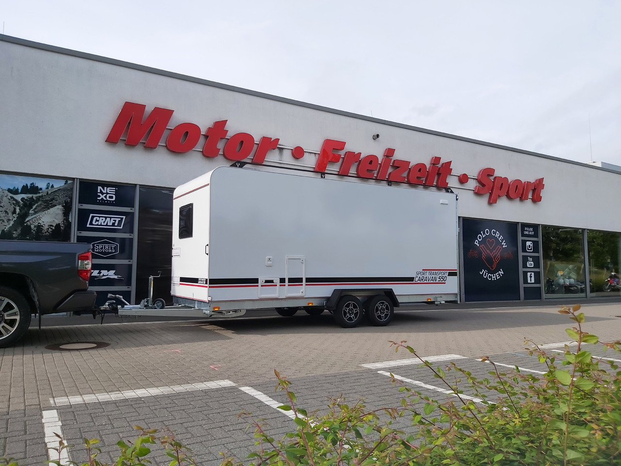 Trailer penjual Koffer Sport Camp TFS 550.01 550x200x210cm Heckrampe Wohnabteil Premium 100km/H 2700kg AKTION: gambar 16