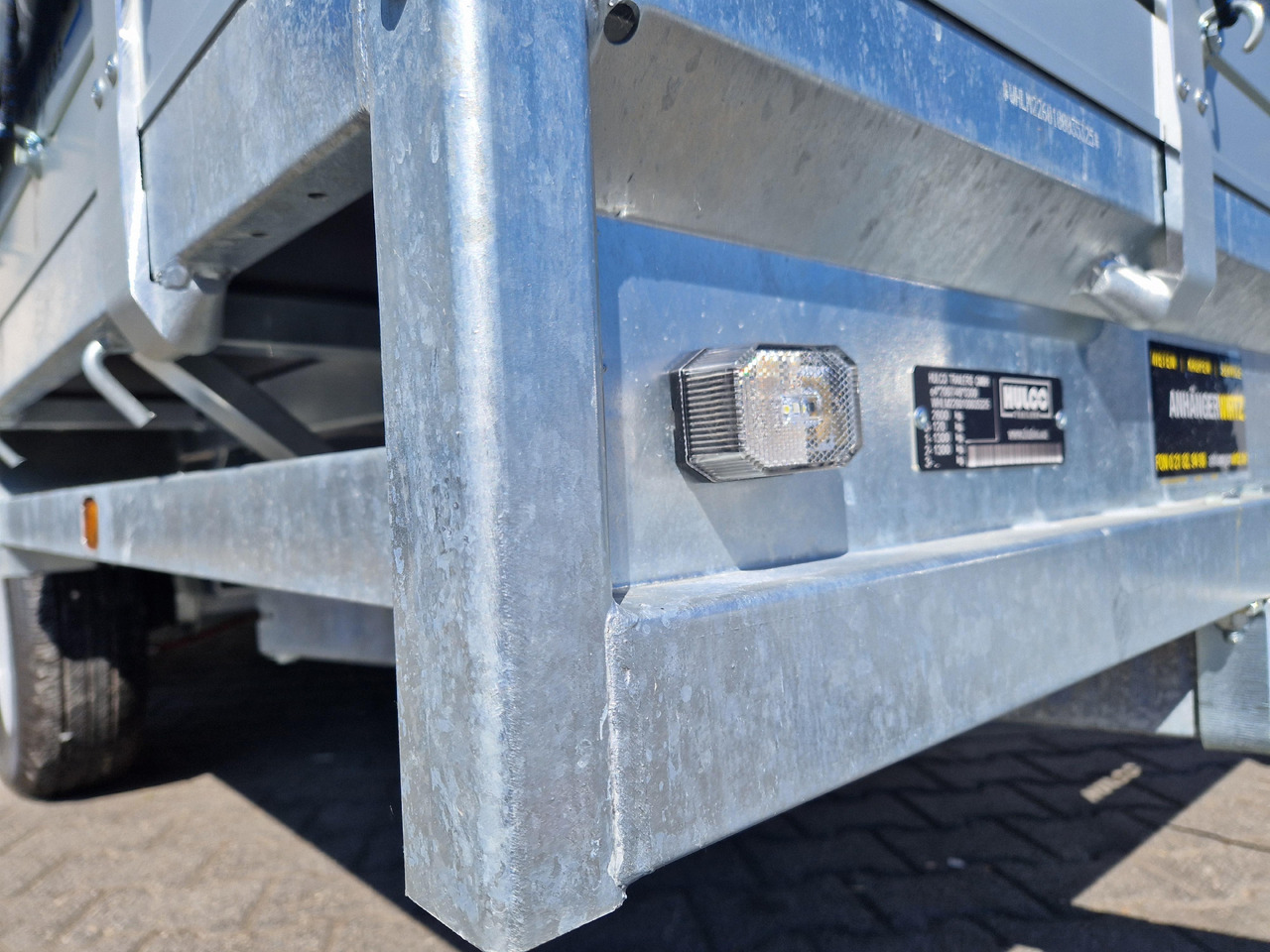 MEDAX - 3 3500 502x223x30cm Tridem 12" niedrig Fahrwerk (XXL) 3500kg - Trailer flatbed: gambar 5 MEDAX - 3 3500 502x223x30cm Tridem 12" niedrig Fahrwerk (XXL) 3500kg - Trailer flatbed: gambar 5