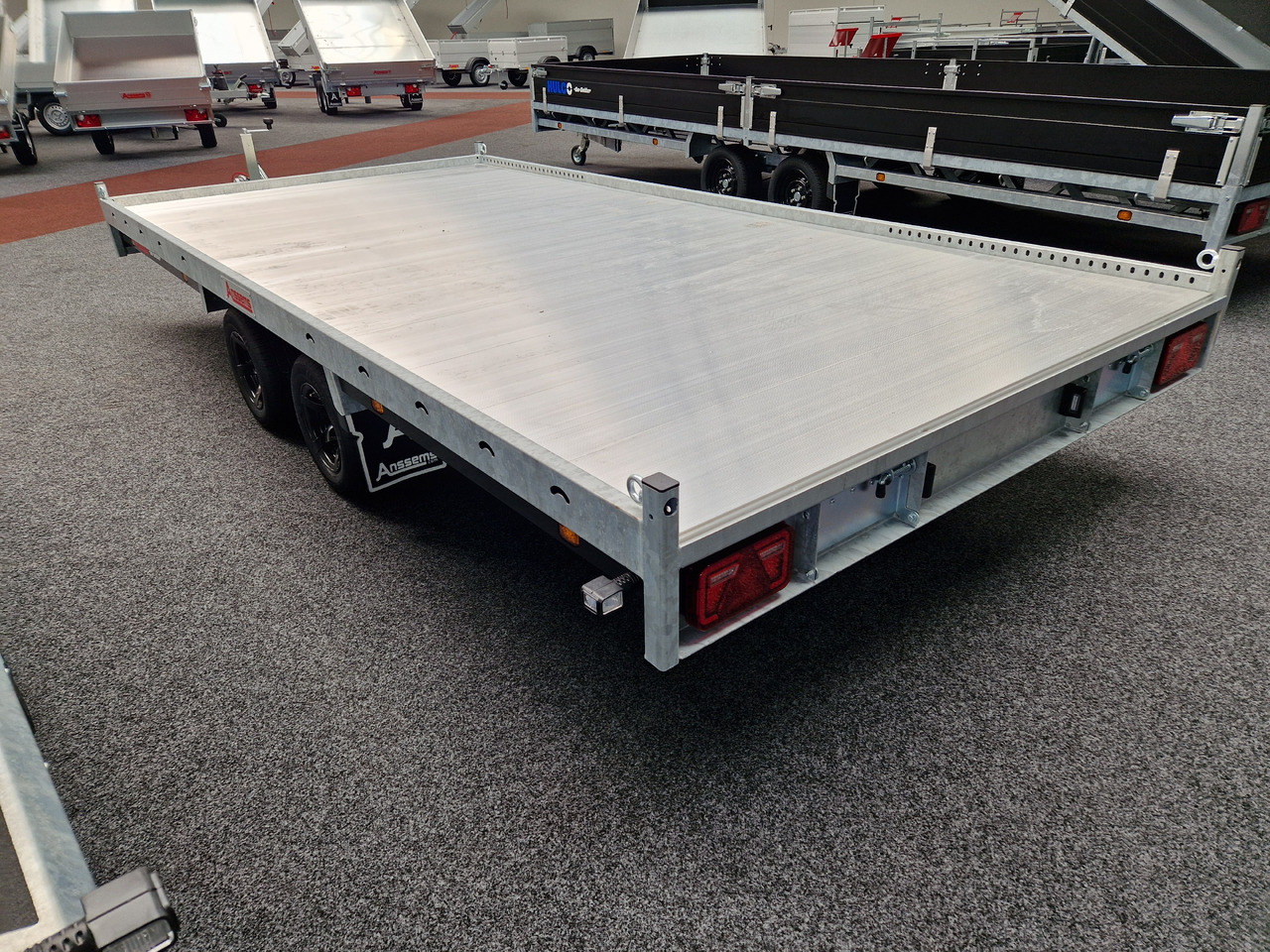 MSX 3000 Go Getter Multitransporter 405x200cm Aluboden Alufelgen black LED Beleuchtung 10" 3000kg - Trailer sepeda motor: gambar 4 MSX 3000 Go Getter Multitransporter 405x200cm Aluboden Alufelgen black LED Beleuchtung 10" 3000kg - Trailer sepeda motor: gambar 4