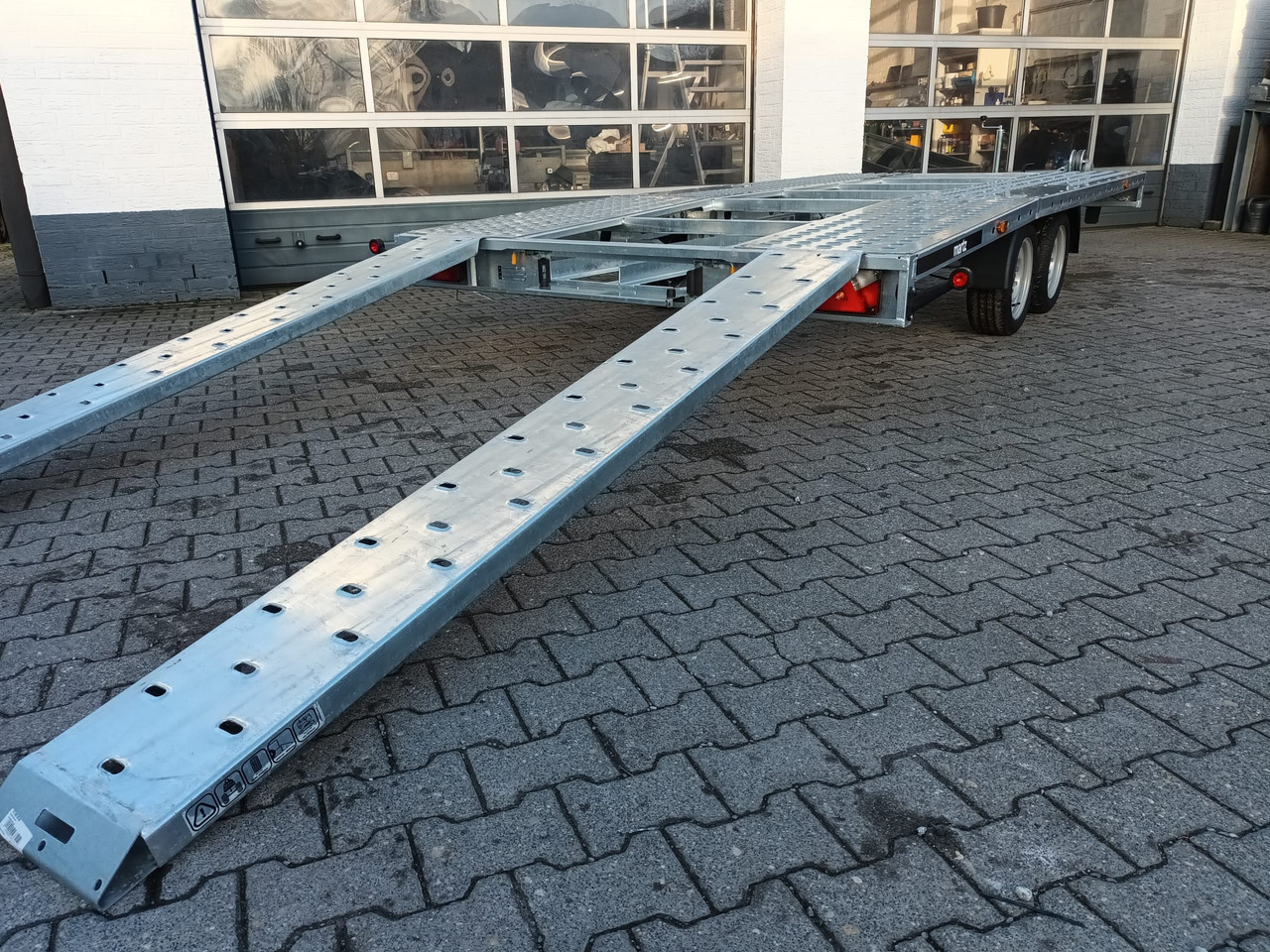 Martz GT UNIDECK PLUS 450/2 S 2,7T Lohr Stahl Fahrschienen Winde 13" 2700kg - Trailer autotransporter: gambar 1 Martz GT UNIDECK PLUS 450/2 S 2,7T Lohr Stahl Fahrschienen Winde 13" 2700kg - Trailer autotransporter: gambar 1