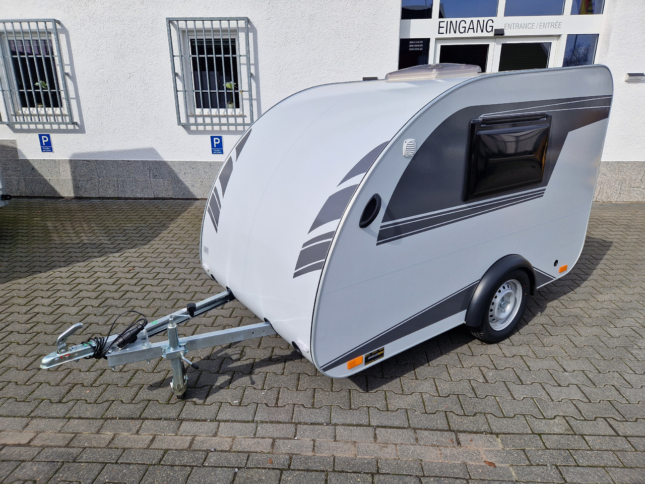 Mini Camper Mini Tommy TMC25 Basic 252x140x121cm 100 km/H 750kg ungebremst Januar AKTION - Karavan: gambar 4 Mini Camper Mini Tommy TMC25 Basic 252x140x121cm 100 km/H 750kg ungebremst Januar AKTION - Karavan: gambar 4