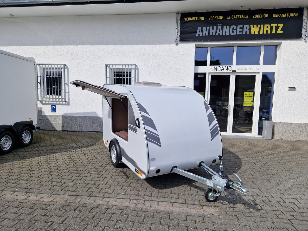 Mini Camper Mini Tommy TMC25 Basic 252x140x121cm 100 km/H 750kg ungebremst Januar AKTION - Karavan: gambar 1 Mini Camper Mini Tommy TMC25 Basic 252x140x121cm 100 km/H 750kg ungebremst Januar AKTION - Karavan: gambar 1