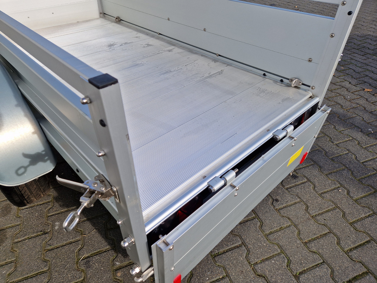 Trailer mobil PKW Anhänger Koch Aluline+ B1000 205x105x40cm ALUBODEN (XS) 1000kg 100km/H Januar Online: gambar 7 Trailer mobil PKW Anhänger Koch Aluline+ B1000 205x105x40cm ALUBODEN (XS) 1000kg 100km/H Januar Online: gambar 7