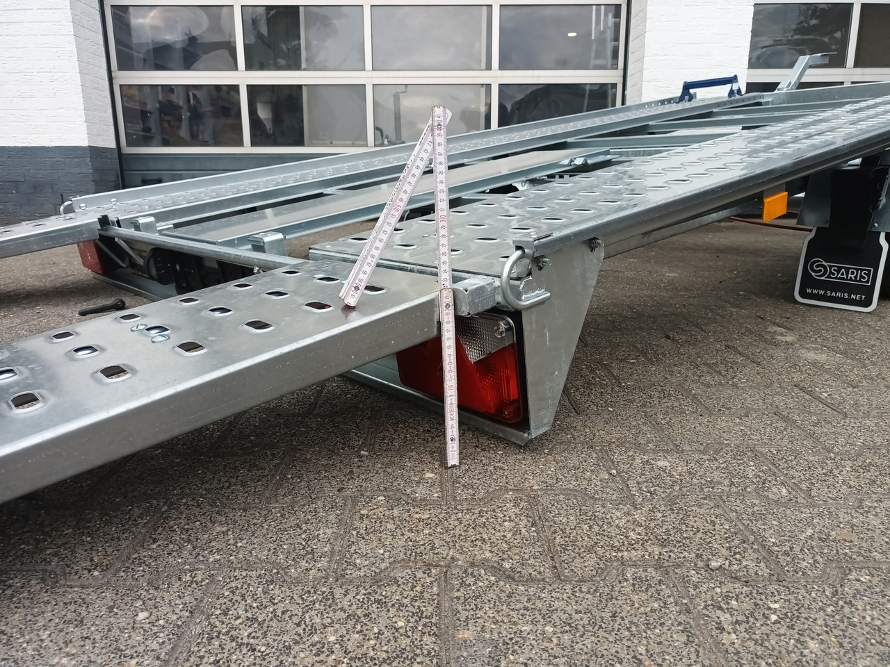 Saris Cartrailer AT 401 202 2700 2 K easyload ankippbar Rampen Fahrschienen Radstop 2700kg 100km/H - Trailer autotransporter: gambar 3 Saris Cartrailer AT 401 202 2700 2 K easyload ankippbar Rampen Fahrschienen Radstop 2700kg 100km/H - Trailer autotransporter: gambar 3