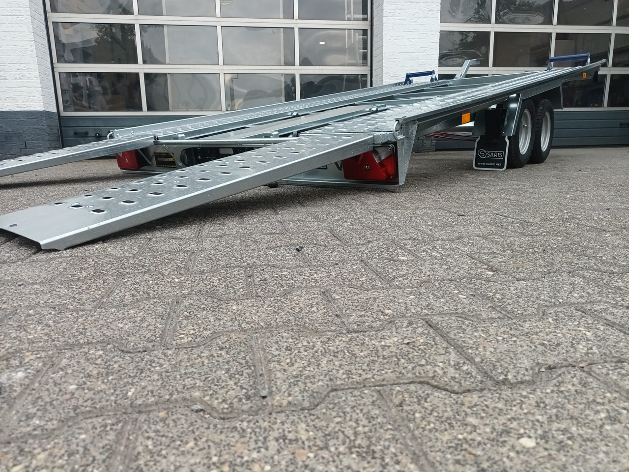 Saris Cartrailer AT 401 202 2700 2 K easyload ankippbar Rampen Fahrschienen Radstop 2700kg 100km/H - Trailer autotransporter: gambar 2 Saris Cartrailer AT 401 202 2700 2 K easyload ankippbar Rampen Fahrschienen Radstop 2700kg 100km/H - Trailer autotransporter: gambar 2