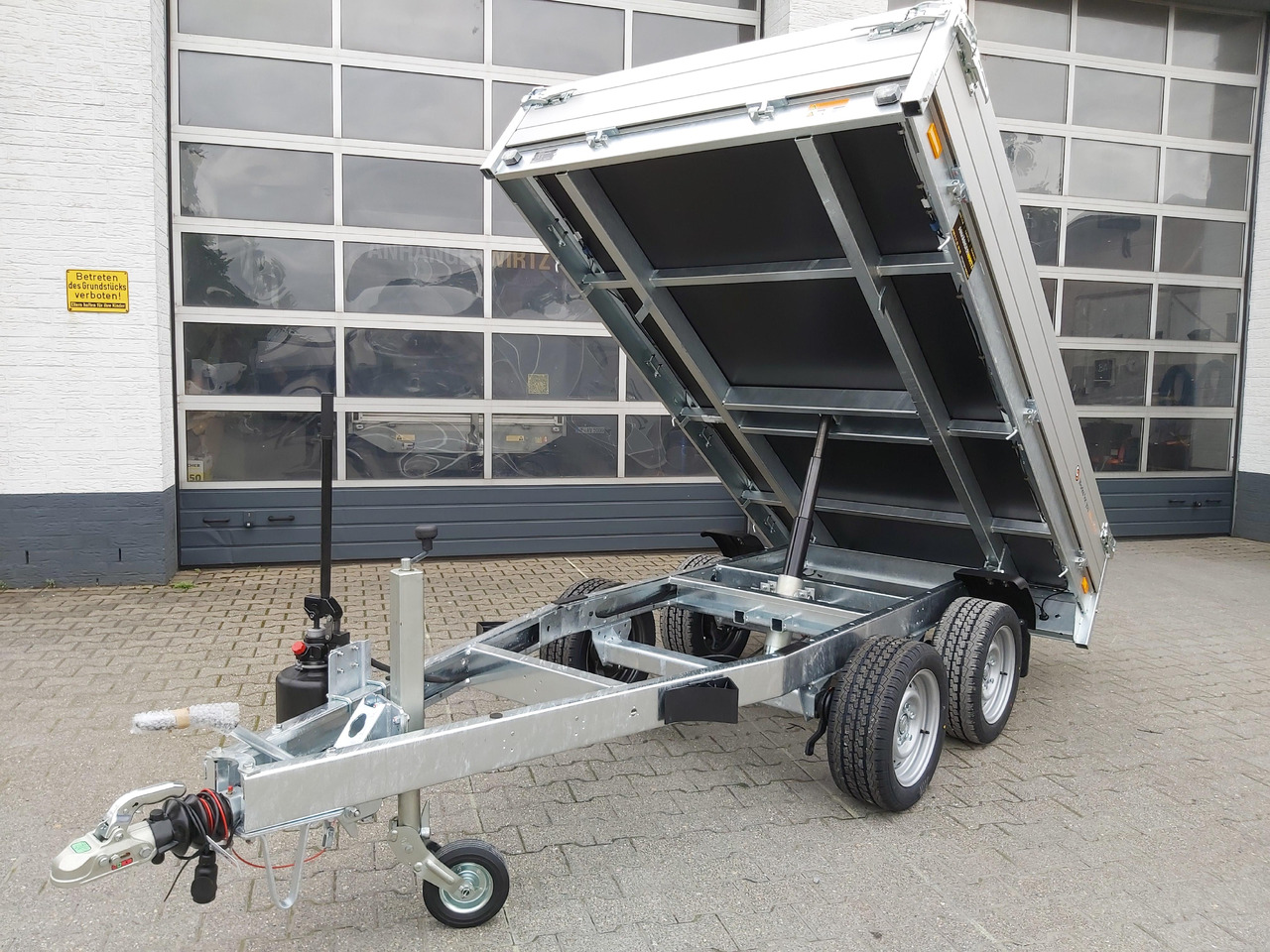 Saris Kipper K1 276 150 2000 2 276x150x30cm silver Handpumpe 13" (S) 2000kg - Trailer jungkit: gambar 3 Saris Kipper K1 276 150 2000 2 276x150x30cm silver Handpumpe 13" (S) 2000kg - Trailer jungkit: gambar 3