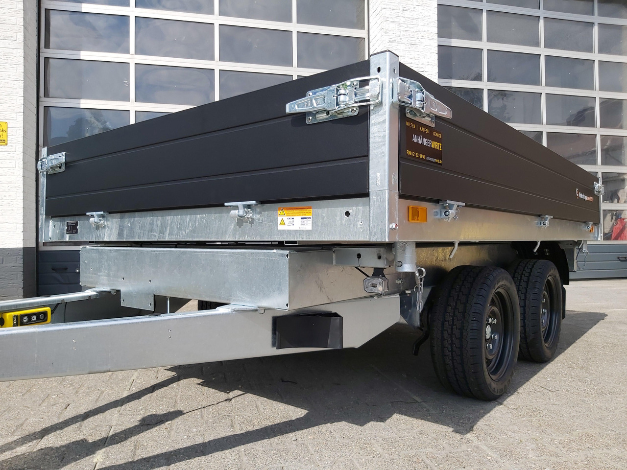 Saris Kipper K3 276 170 2700 2 E 276x170x30cm black Edition Elektro 13" (S) 2700kg Januar Aktion - Trailer jungkit: gambar 3 Saris Kipper K3 276 170 2700 2 E 276x170x30cm black Edition Elektro 13" (S) 2700kg Januar Aktion - Trailer jungkit: gambar 3