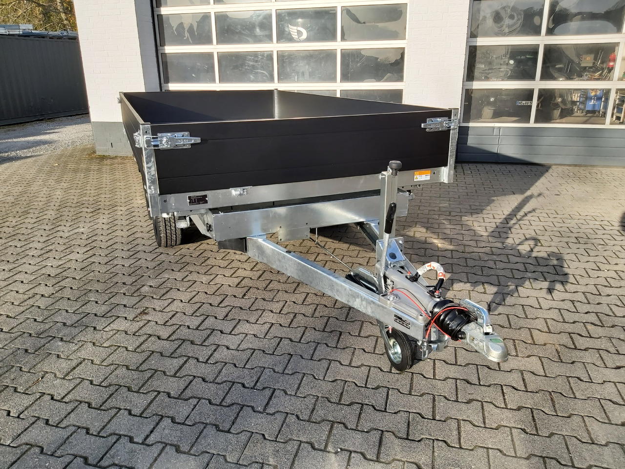 Saris Kipper K3 356 184 3500 2 E 356x184x35cm black edition Elektro Rampen Stützen (L) 3500kg - Trailer jungkit: gambar 3 Saris Kipper K3 356 184 3500 2 E 356x184x35cm black edition Elektro Rampen Stützen (L) 3500kg - Trailer jungkit: gambar 3
