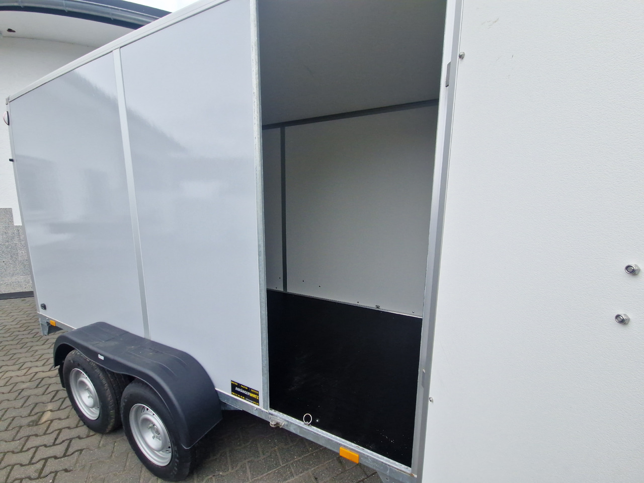 Saris Koffer GO 356 169 200 2700 2 356x169x200cm Hecktüren Seitentür grau GFK (L) 2700kg - Trailer kotak tertutup: gambar 3 Saris Koffer GO 356 169 200 2700 2 356x169x200cm Hecktüren Seitentür grau GFK (L) 2700kg - Trailer kotak tertutup: gambar 3