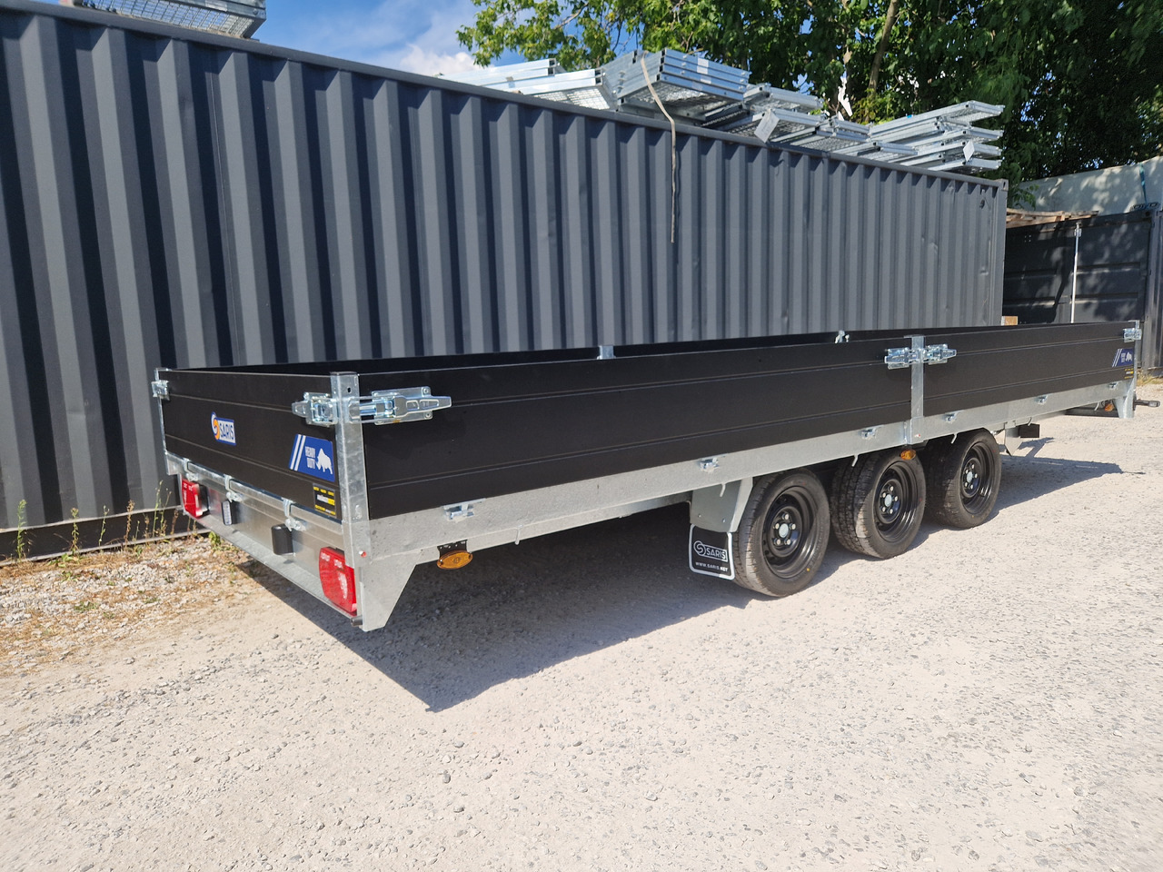 Trailer flatbed Saris PL HD 506 204 3500 3 506x204x35cm heavy duty black LED Licht Tridem (XXL) 3500kg: gambar 12 Trailer flatbed Saris PL HD 506 204 3500 3 506x204x35cm heavy duty black LED Licht Tridem (XXL) 3500kg: gambar 12
