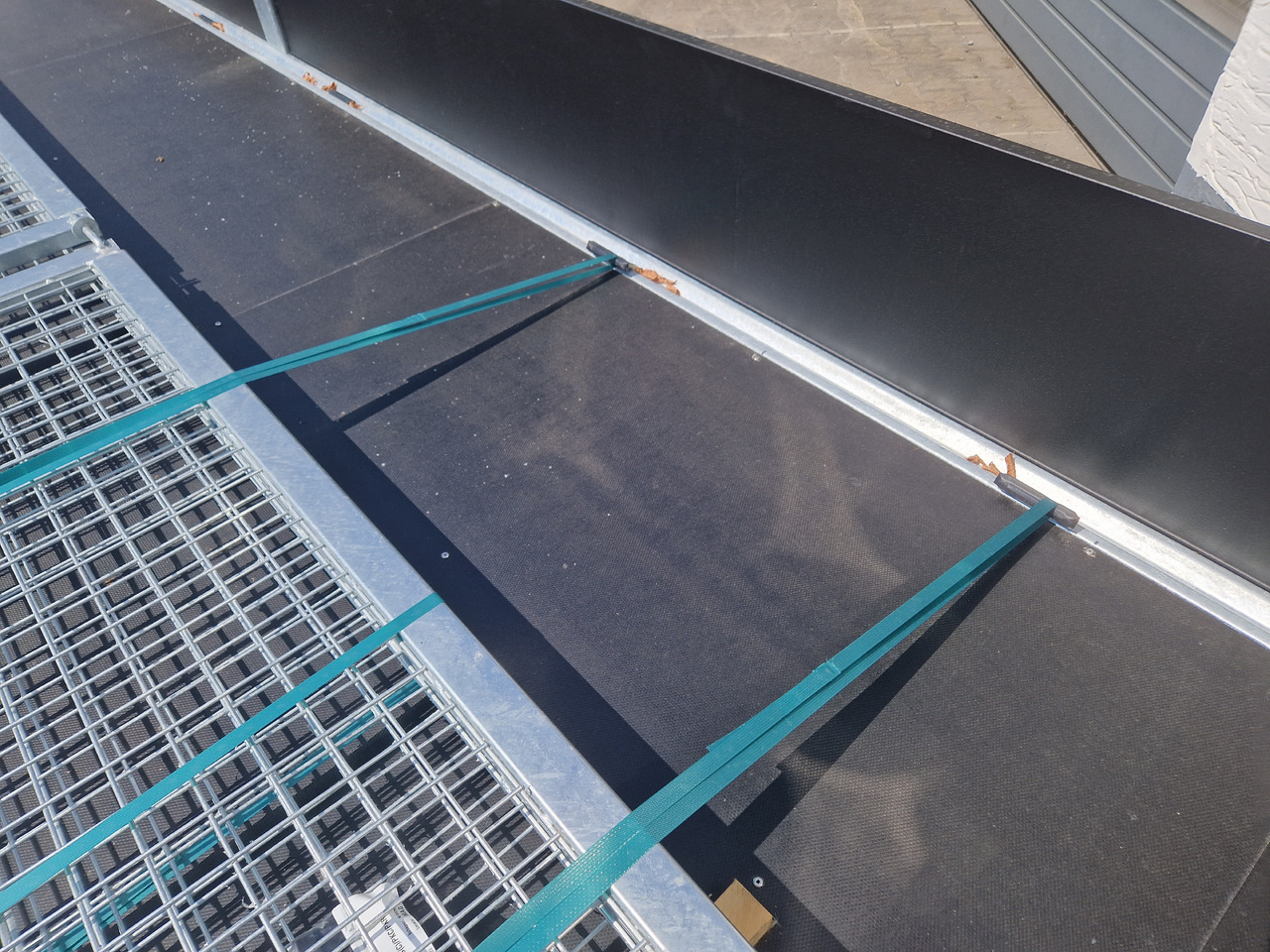 Trailer flatbed Saris PL HD 506 204 3500 3 506x204x35cm heavy duty black LED Licht Tridem (XXL) 3500kg: gambar 6 Trailer flatbed Saris PL HD 506 204 3500 3 506x204x35cm heavy duty black LED Licht Tridem (XXL) 3500kg: gambar 6