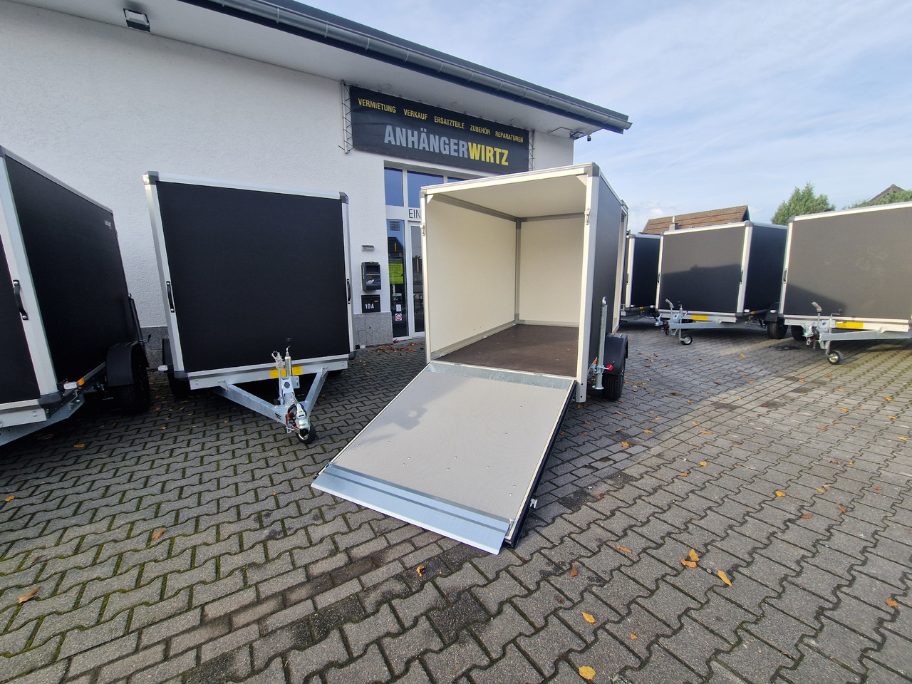 Variant C1315 C2 Edition black 258x148x157cm Aluf. Heckrampe Seitentür 1350kg 100 km/H black deal - Trailer sepeda motor: gambar 4 Variant C1315 C2 Edition black 258x148x157cm Aluf. Heckrampe Seitentür 1350kg 100 km/H black deal - Trailer sepeda motor: gambar 4
