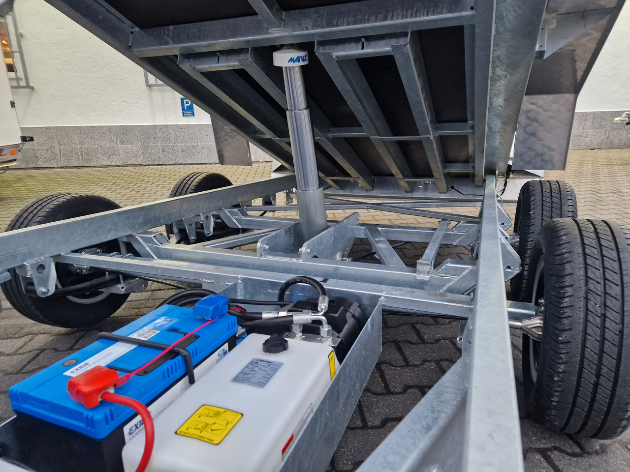 Variant Heckkipper Tieflader 3515 MT20 300x150x30cm Auffahrrampen Stützen Parabelfeder 3500kg 100km - Trailer jungkit: gambar 5 Variant Heckkipper Tieflader 3515 MT20 300x150x30cm Auffahrrampen Stützen Parabelfeder 3500kg 100km - Trailer jungkit: gambar 5