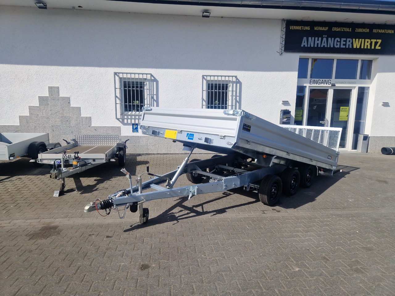 Variant Maschinentransporter 3543 UX Maxi Load LED Tridem Parabelfederung 3500kg - Trailer jungkit: gambar 1 Variant Maschinentransporter 3543 UX Maxi Load LED Tridem Parabelfederung 3500kg - Trailer jungkit: gambar 1