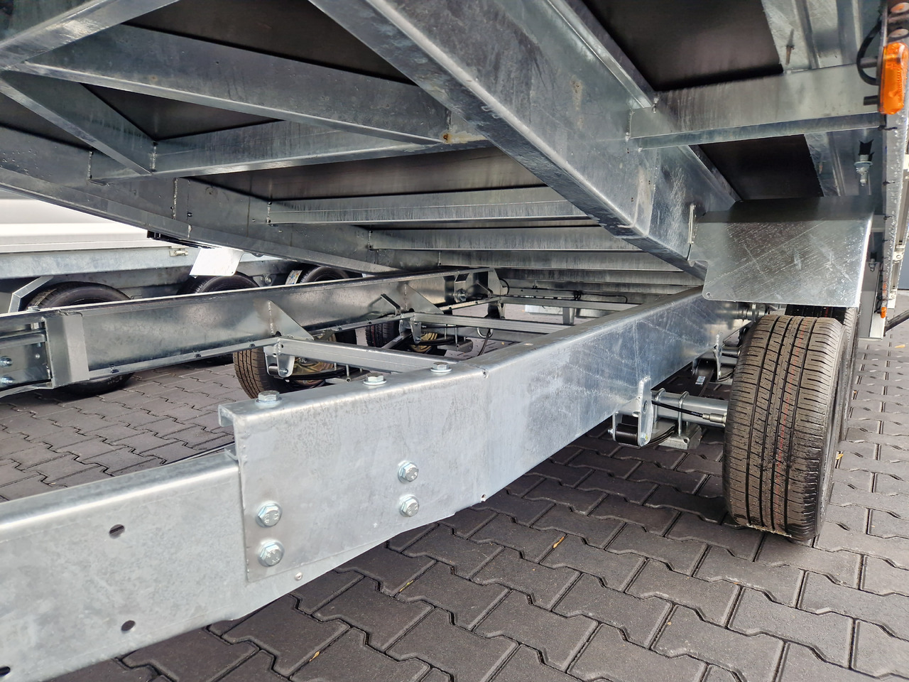 Variant Maschinentransporter 3552 UX Maxi Load 520x210x30cm Tandem Parabelfederung LED 3500kg - Trailer untuk mesin konstruksi: gambar 5 Variant Maschinentransporter 3552 UX Maxi Load 520x210x30cm Tandem Parabelfederung LED 3500kg - Trailer untuk mesin konstruksi: gambar 5