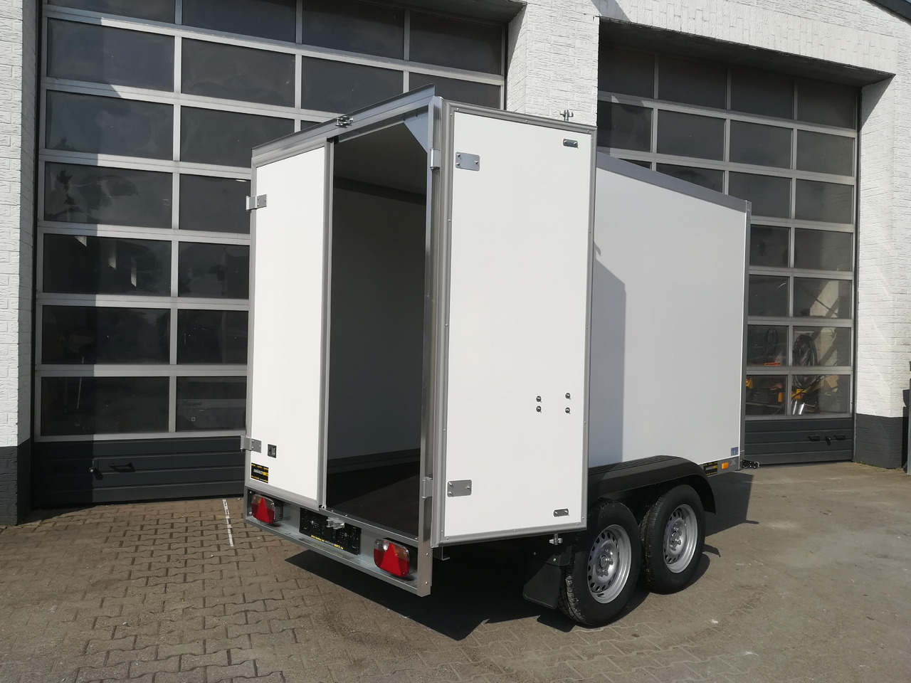 WM Meyer Koffer AZ 2730/151 S30 301x151x185cm (M) 2700kg Januar Aktion - Trailer kotak tertutup: gambar 4 WM Meyer Koffer AZ 2730/151 S30 301x151x185cm (M) 2700kg Januar Aktion - Trailer kotak tertutup: gambar 4