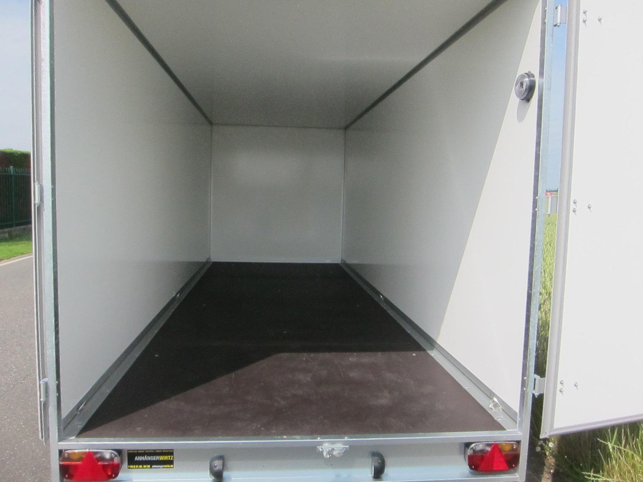 WM Meyer Kofferanhänger AZ 3560/200 S40 601x200x205cm Profiline 3000kg Aktion - Trailer kotak tertutup: gambar 4 WM Meyer Kofferanhänger AZ 3560/200 S40 601x200x205cm Profiline 3000kg Aktion - Trailer kotak tertutup: gambar 4