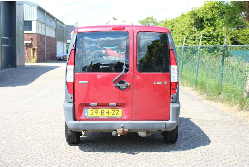Fiat Doblò Cargo 1.9 JTD SCHUIFDEUR - Van panel: gambar 4 Fiat Doblò Cargo 1.9 JTD SCHUIFDEUR - Van panel: gambar 4