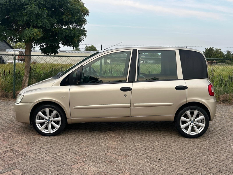 Fiat Multipla 1.9 EURO 4 DIESEL VAN - Van kecil: gambar 2 Fiat Multipla 1.9 EURO 4 DIESEL VAN - Van kecil: gambar 2