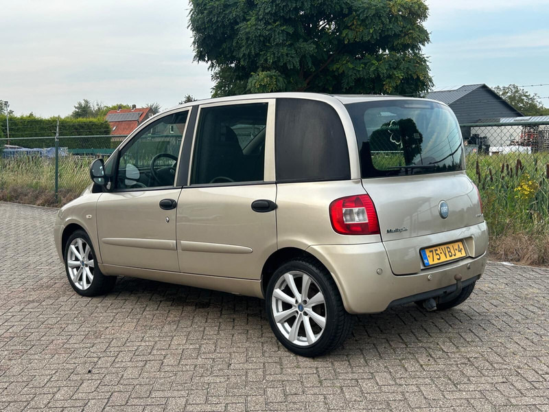 Fiat Multipla 1.9 EURO 4 DIESEL VAN - Van kecil: gambar 3 Fiat Multipla 1.9 EURO 4 DIESEL VAN - Van kecil: gambar 3