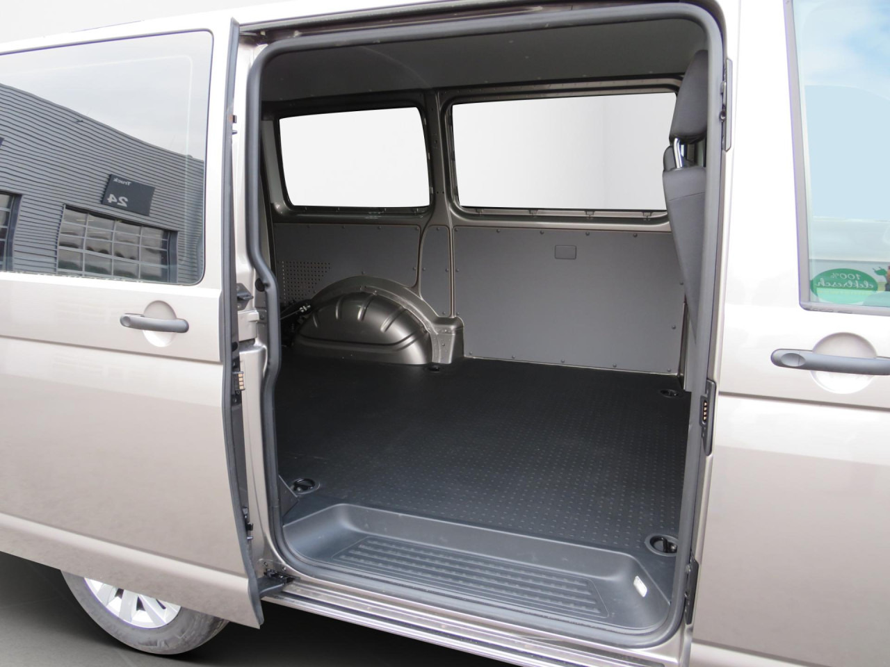 VOLKSWAGEN T6.1 Transporter Trendline 2.0 TDI Kasten Euro6 ZV - Van kecil: gambar 3 VOLKSWAGEN T6.1 Transporter Trendline 2.0 TDI Kasten Euro6 ZV - Van kecil: gambar 3