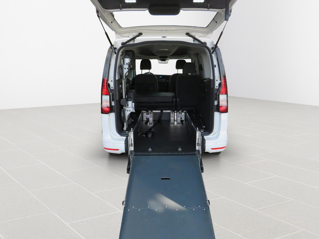 Volkswagen Caddy Maxi Kombi 2.0 TDI Rollstuhl Taxirampe - Mobil: gambar 4 Volkswagen Caddy Maxi Kombi 2.0 TDI Rollstuhl Taxirampe - Mobil: gambar 4