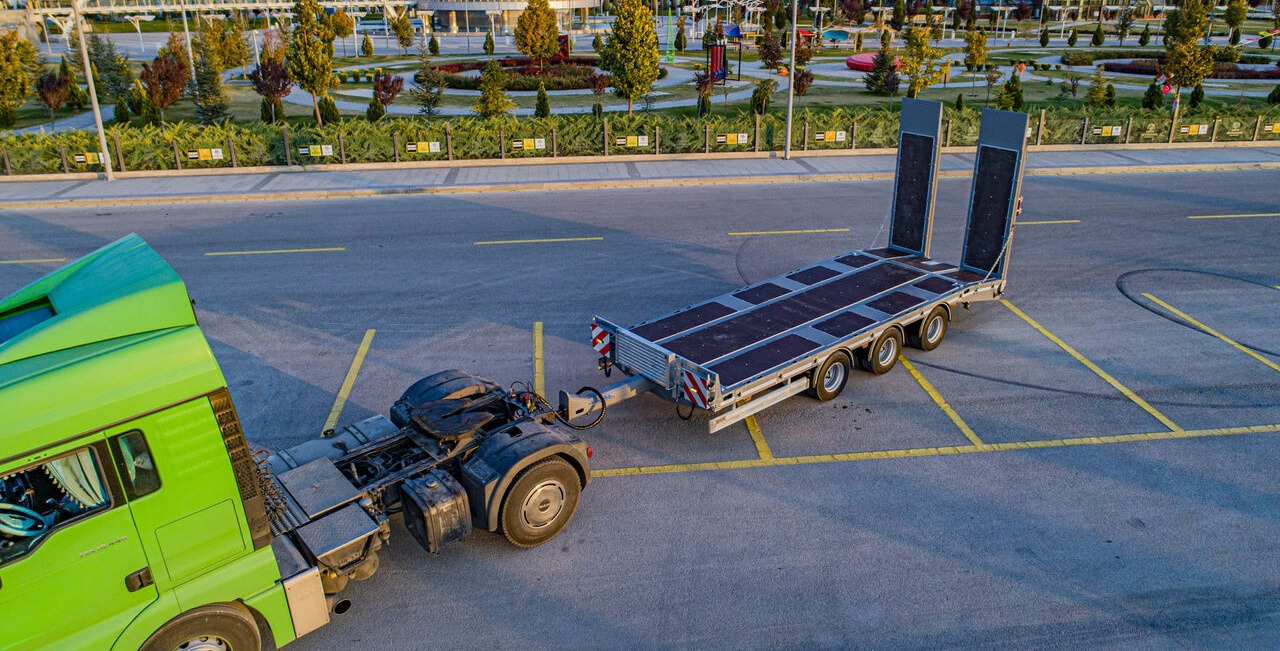 STU Boat Drawbar Trailer / Bateau ATTACHE Remorque - Trailer low bed: gambar 1 STU Boat Drawbar Trailer / Bateau ATTACHE Remorque - Trailer low bed: gambar 1