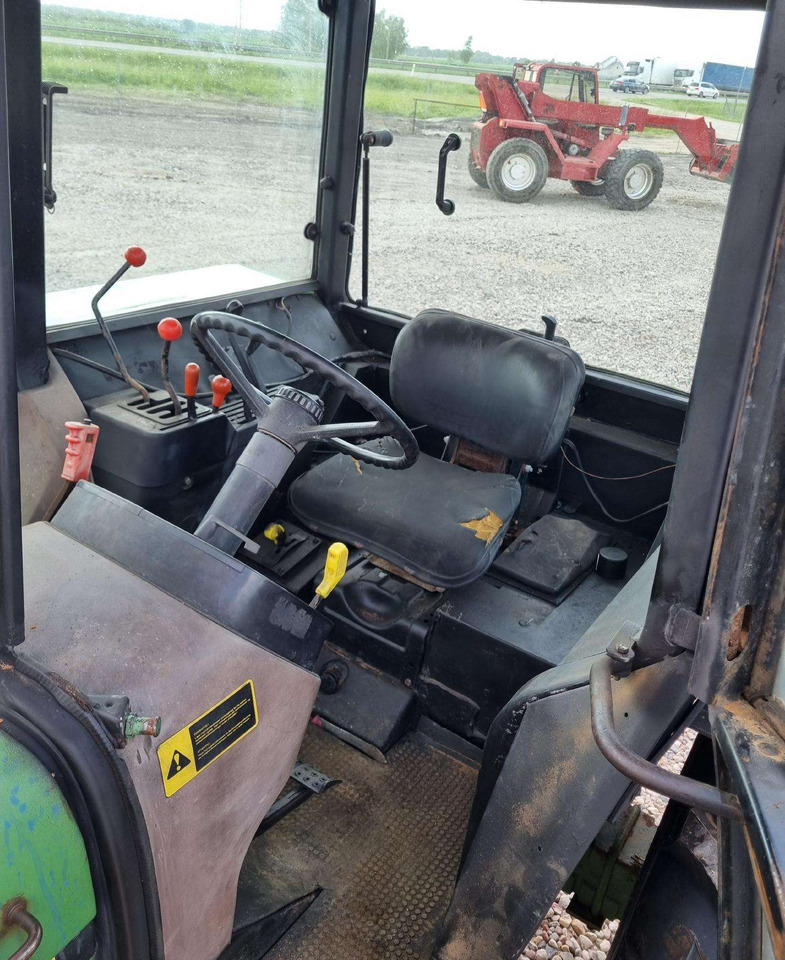 Traktor John Deere 3050: gambar 9