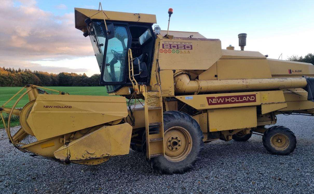 New Holland 8050 - Pemanen gabungan: gambar 4 New Holland 8050 - Pemanen gabungan: gambar 4
