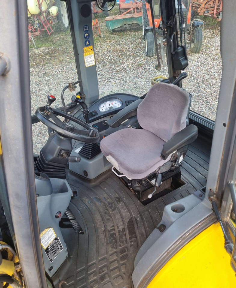 New Holland B110B - Backhoe loader: gambar 4 New Holland B110B - Backhoe loader: gambar 4