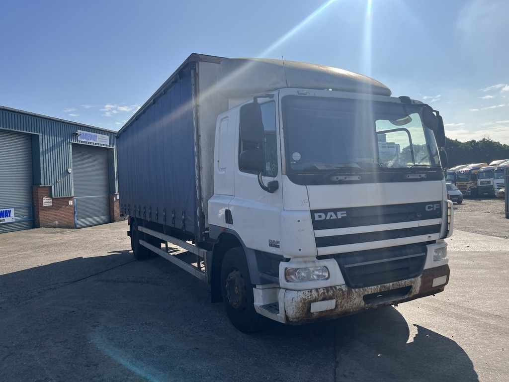 Daf 65CF 220 4x2 Curtain side - Truk dengan terpal samping: gambar 2 Daf 65CF 220 4x2 Curtain side - Truk dengan terpal samping: gambar 2