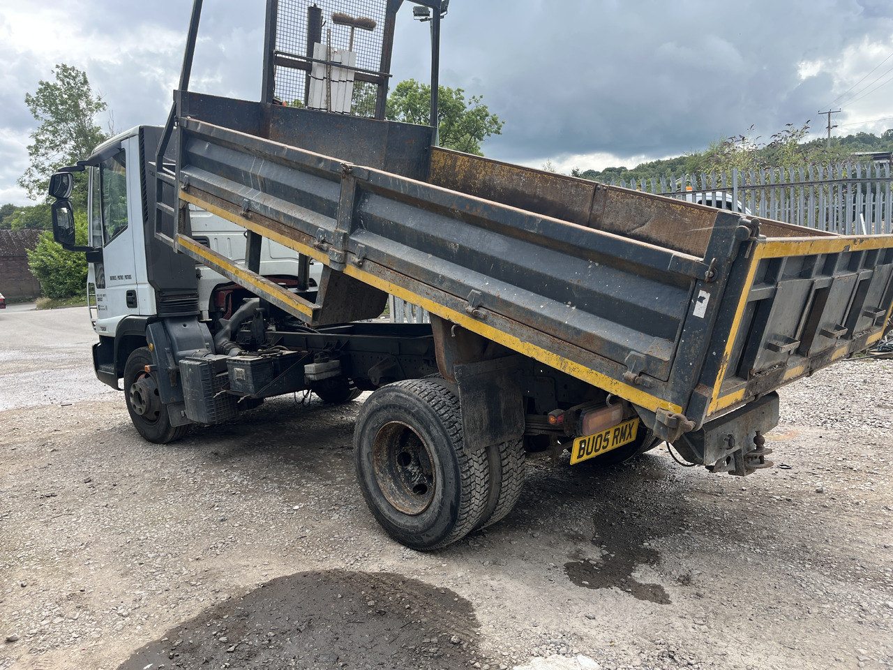 Iveco Euro Cargo 75 E17 - Truk jungkit: gambar 5 Iveco Euro Cargo 75 E17 - Truk jungkit: gambar 5