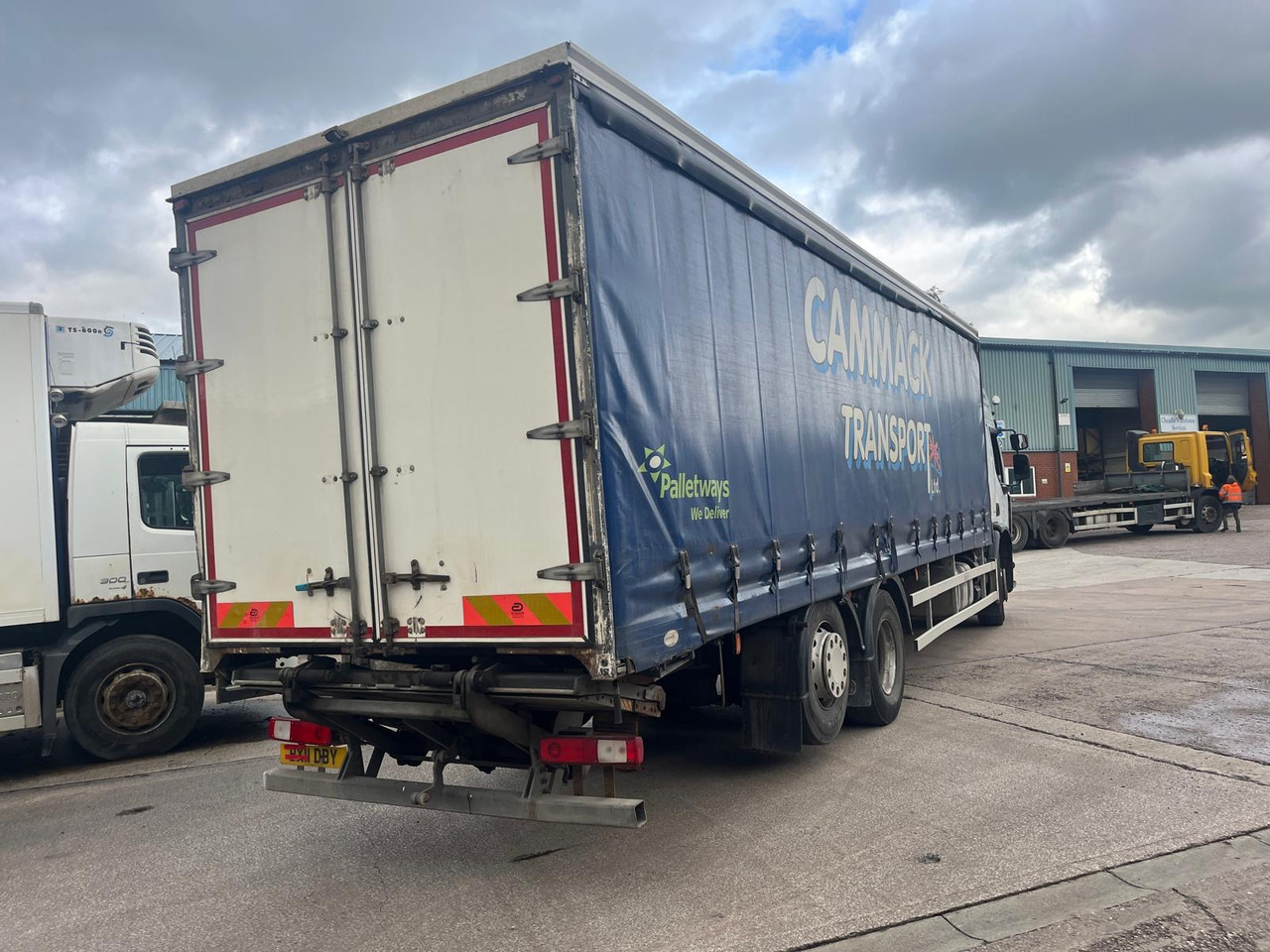 Renault Premium - Truk dengan terpal samping: gambar 3 Renault Premium - Truk dengan terpal samping: gambar 3