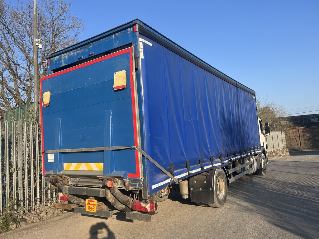 Scania P230 4x2 Curtain side - Truk dengan terpal samping: gambar 3 Scania P230 4x2 Curtain side - Truk dengan terpal samping: gambar 3
