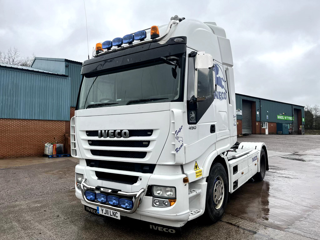 Iveco Stralis 450 4x2 - Tractor head: gambar 1 Iveco Stralis 450 4x2 - Tractor head: gambar 1