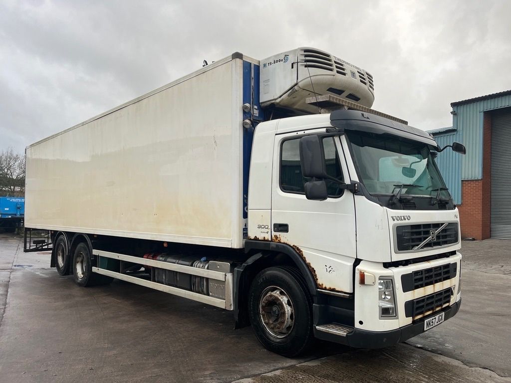 Volvo FM9 300 Euro 4 Box Van - Van box: gambar 2 Volvo FM9 300 Euro 4 Box Van - Van box: gambar 2