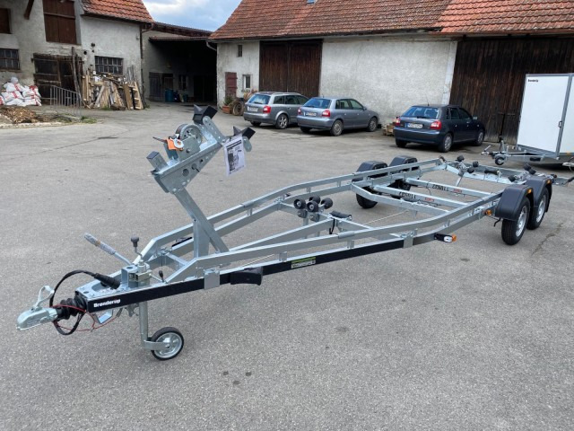 Brenderup Premium Bootsanhänger 242000TB SR mit Superrollen, 2,0 to. 7,2m/ 24 Fuß - Trailer perahu: gambar 1 Brenderup Premium Bootsanhänger 242000TB SR mit Superrollen, 2,0 to. 7,2m/ 24 Fuß - Trailer perahu: gambar 1