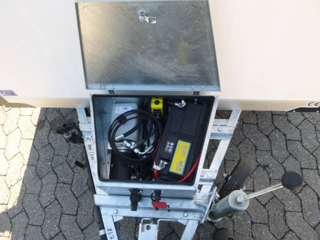 Humbaur Koffer Absenkanhänger mit E-Pumpe HKT 183117-18P, 100 km/h 1,8 t. 3100 x 1765 x 1800 mm - Trailer kotak tertutup: gambar 5 Humbaur Koffer Absenkanhänger mit E-Pumpe HKT 183117-18P, 100 km/h 1,8 t. 3100 x 1765 x 1800 mm - Trailer kotak tertutup: gambar 5