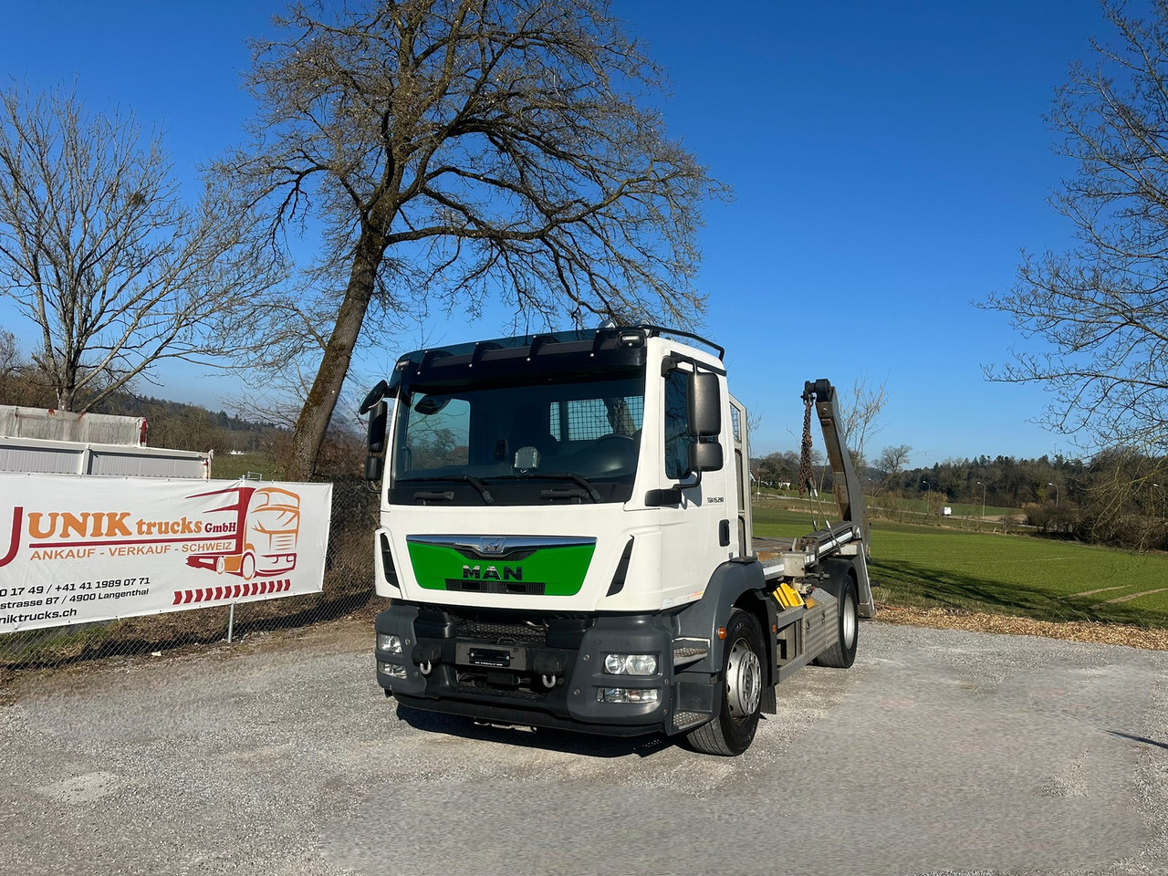 MAN TGM 15.290 4x2 Absetzkipper - Truk skip loader: gambar 1 MAN TGM 15.290 4x2 Absetzkipper - Truk skip loader: gambar 1