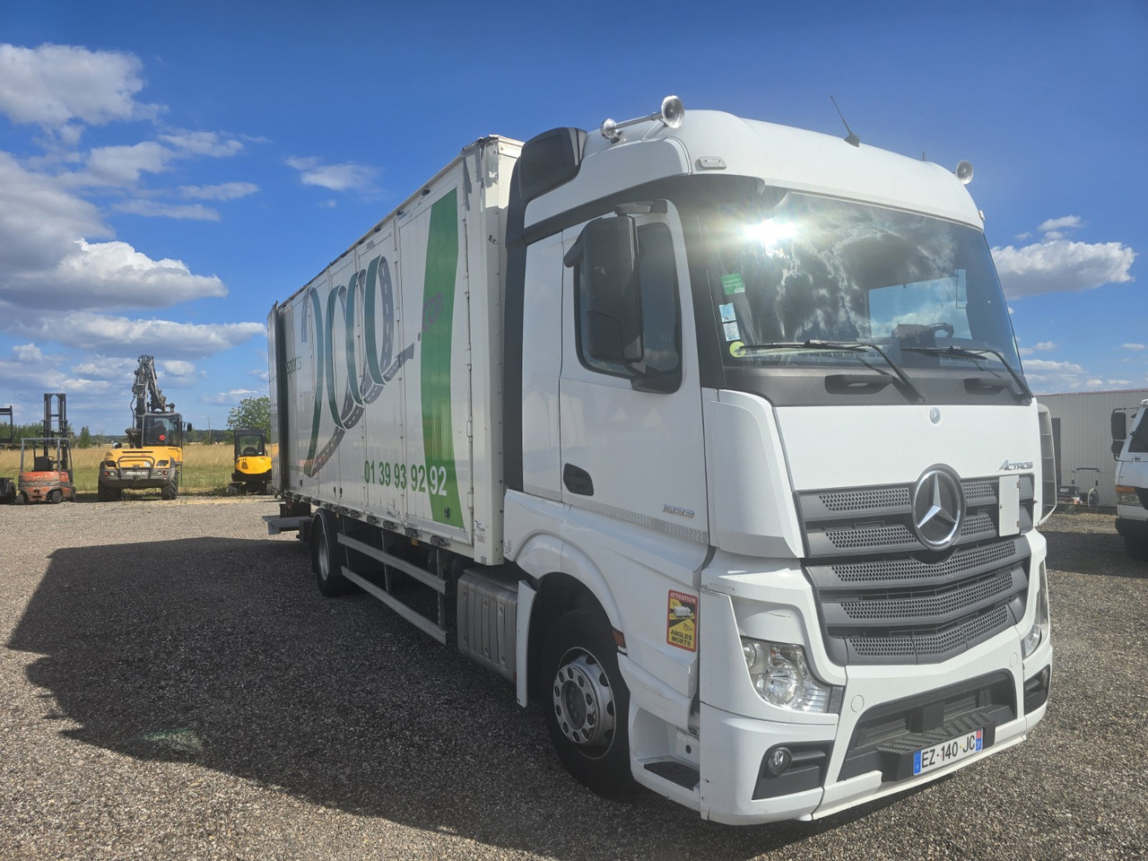 MERCEDES-BENZ 1833 - Truk box: gambar 3 MERCEDES-BENZ 1833 - Truk box: gambar 3