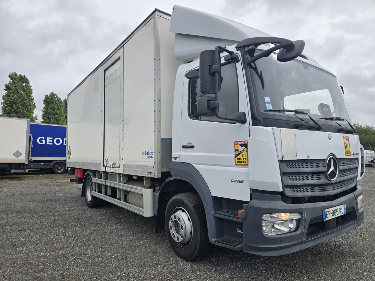 MERCEDES-BENZ Atego 1218 - Bo - LIFT - SIDE DOOR - ADR - Truk box: gambar 1 MERCEDES-BENZ Atego 1218 - Bo - LIFT - SIDE DOOR - ADR - Truk box: gambar 1