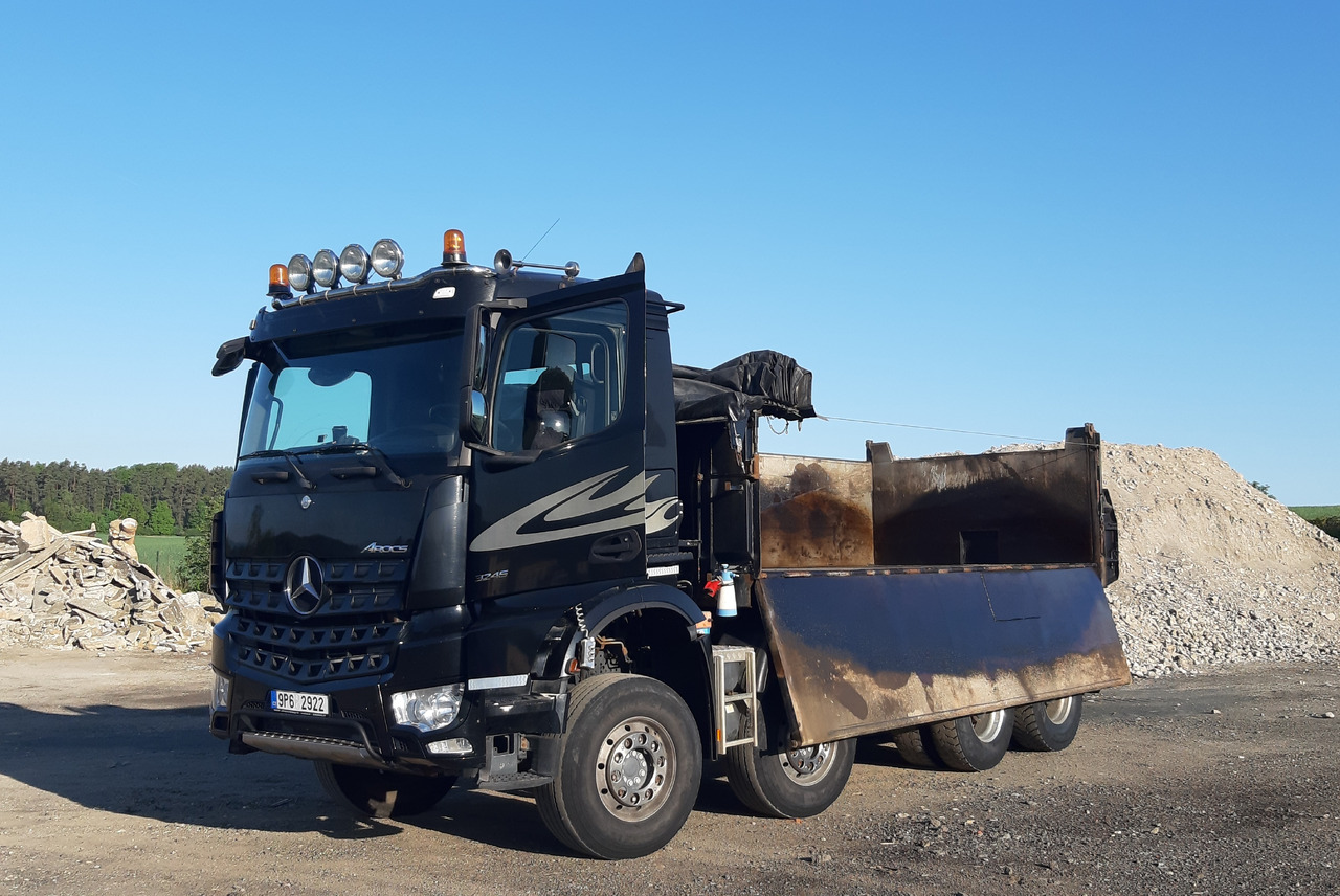 MERCEDES-BENZ AROCS 3245 8x4 Bordmatic THERMO CRAMARO AHK - Truk jungkit: gambar 2 MERCEDES-BENZ AROCS 3245 8x4 Bordmatic THERMO CRAMARO AHK - Truk jungkit: gambar 2