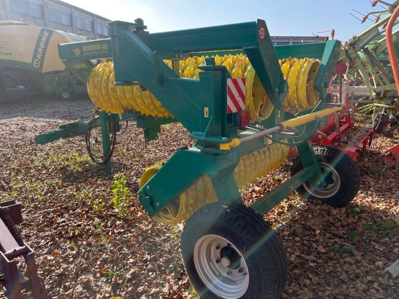 Agromerkur Cambridge 5.4 - Rol pertanian: gambar 4 Agromerkur Cambridge 5.4 - Rol pertanian: gambar 4