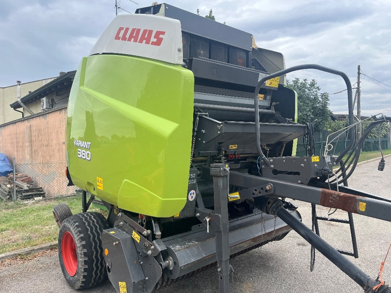 Claas Variant 380 - Baler bulat: gambar 1 Claas Variant 380 - Baler bulat: gambar 1